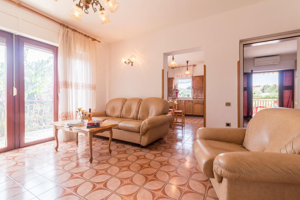 Apartment Taja Liznjan Luaran gambar