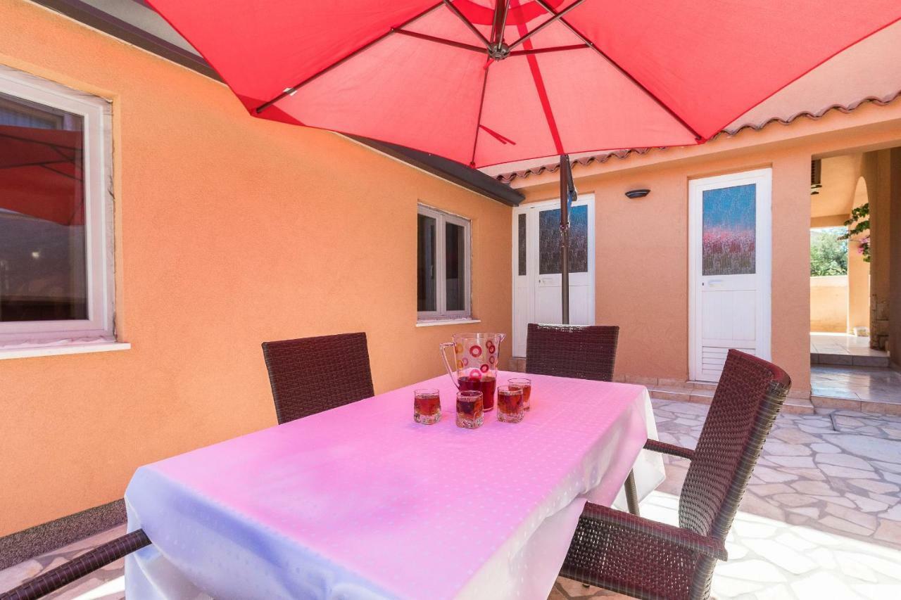 Apartment Taja Liznjan Luaran gambar