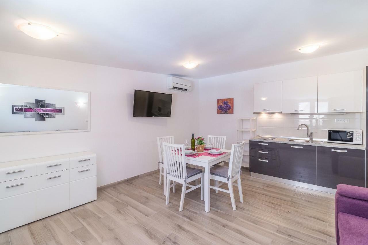 Apartment Taja Liznjan Luaran gambar