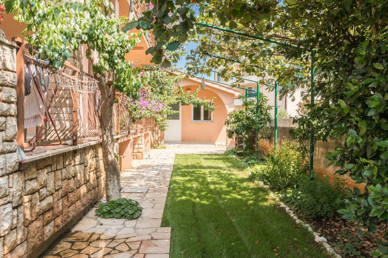 Apartment Taja Liznjan Luaran gambar