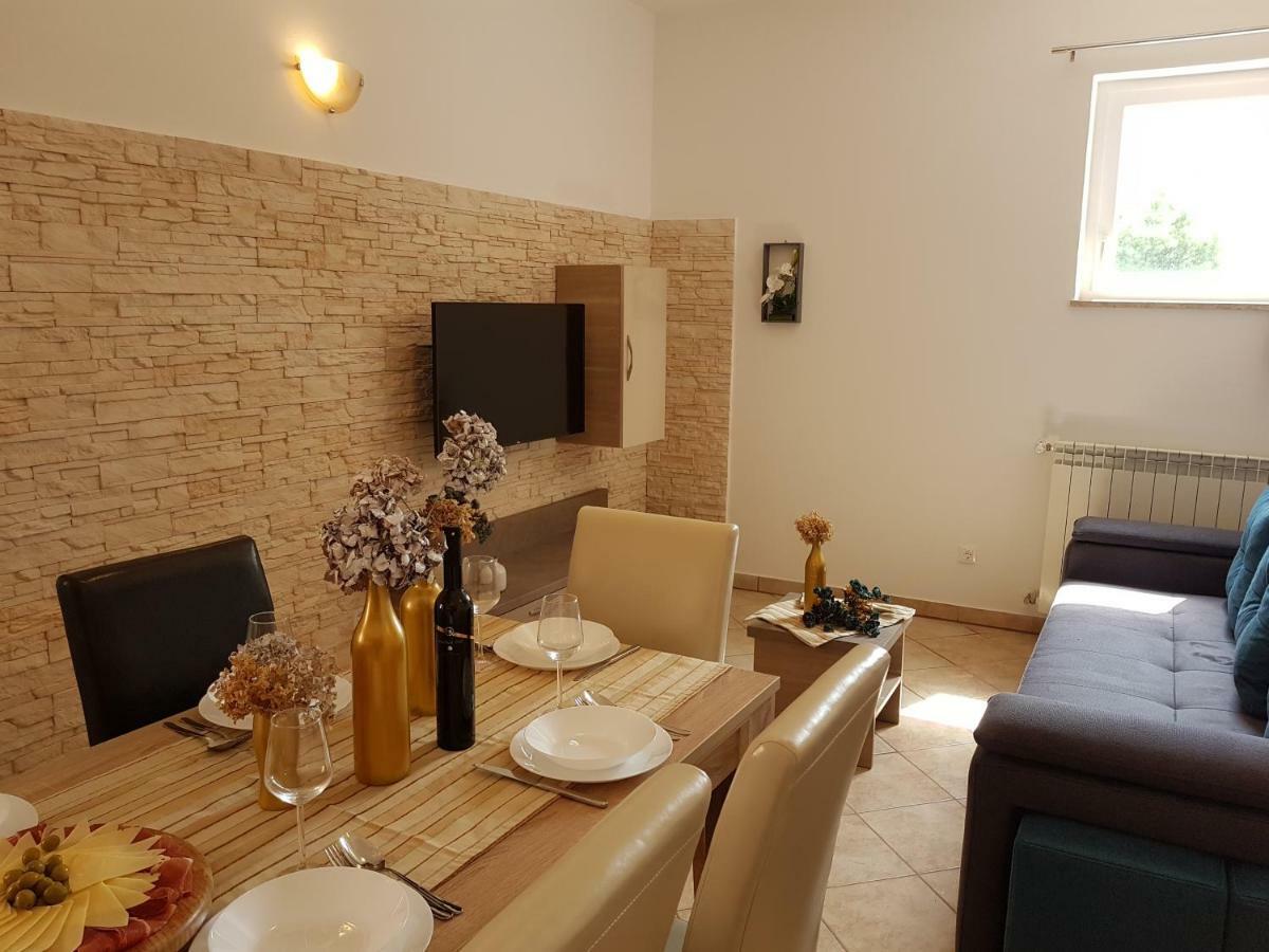 Apartment Taja Liznjan Luaran gambar